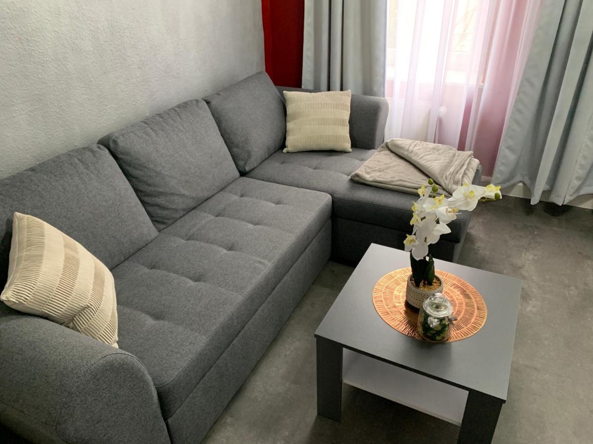 Exklusive Stadtwohnung Am Elbradweg: Best-Preis-Fewo Rathausblick 1 Fuer Max. 3 Pers. Inkl. Wlan, Prime Video & Self Check-In Wittenberge Eksteriør bilde