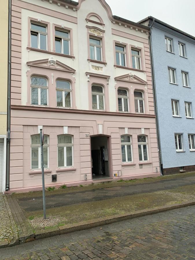 Exklusive Stadtwohnung Am Elbradweg: Best-Preis-Fewo Rathausblick 1 Fuer Max. 3 Pers. Inkl. Wlan, Prime Video & Self Check-In Wittenberge Eksteriør bilde
